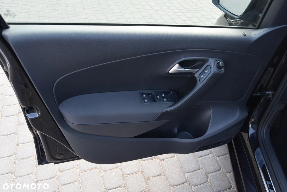 Volkswagen Polo 1.2 Life - 25