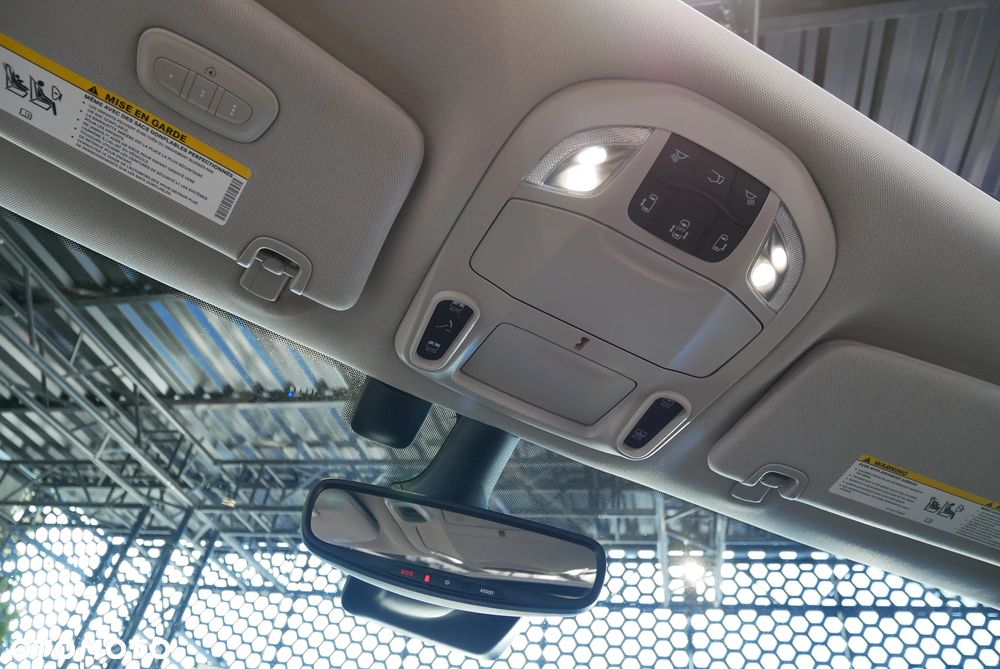 Chrysler Pacifica - 23