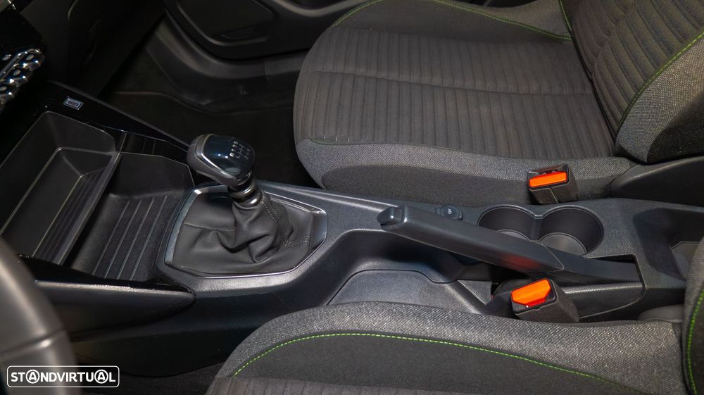 Peugeot 2008 1.2 PureTech Active Pack - 17