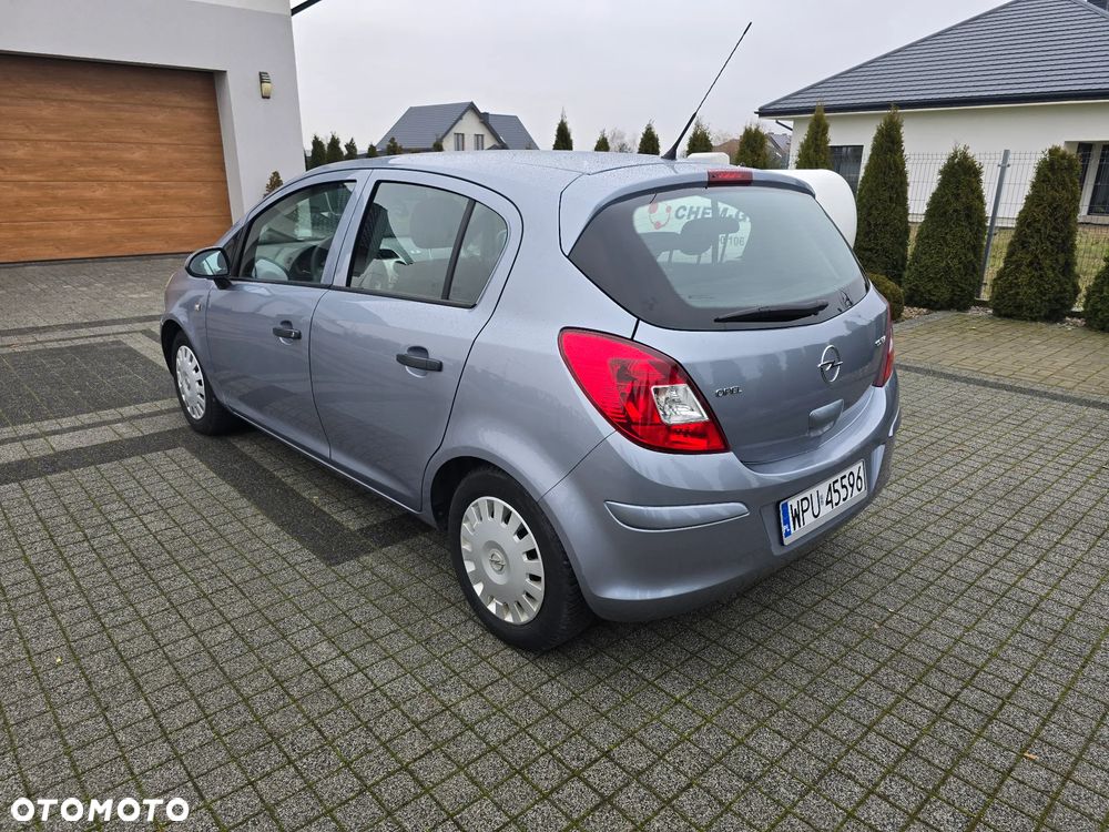 Opel Corsa 1.2 16V Essentia - 2