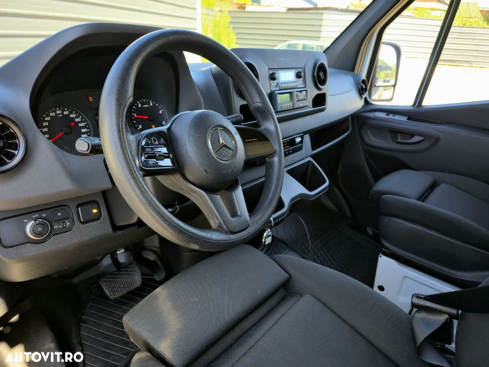 Mercedes-Benz Sprinter - 5