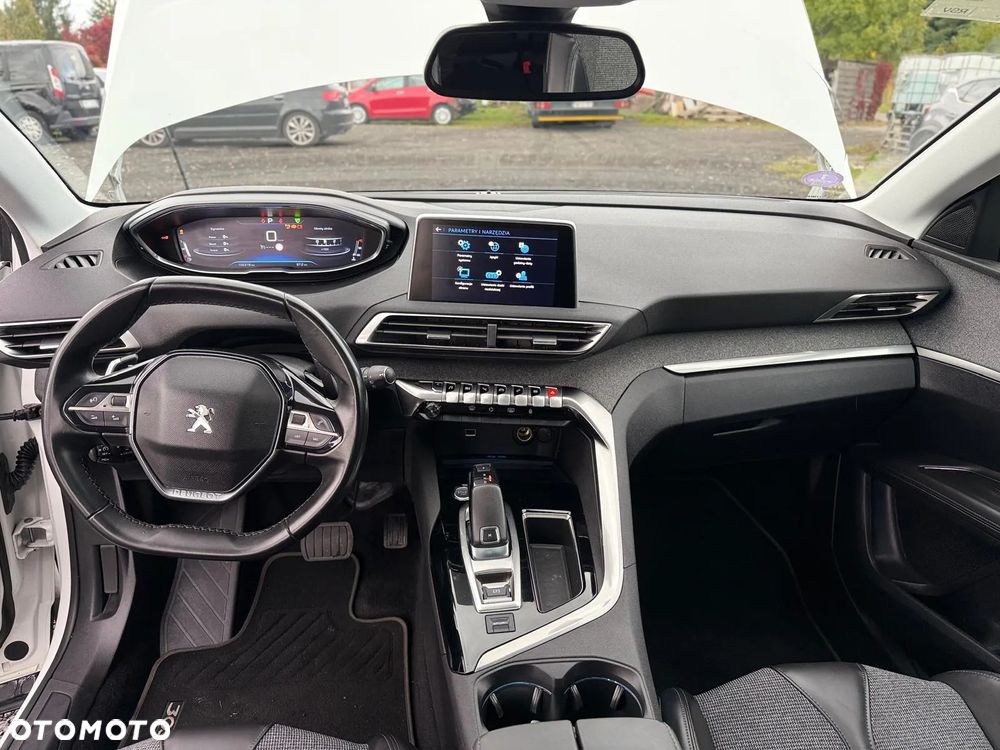 Peugeot 3008 1.2 PureTech Allure S&S EAT8 - 22