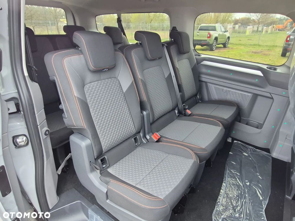 Volkswagen Caravelle - 13