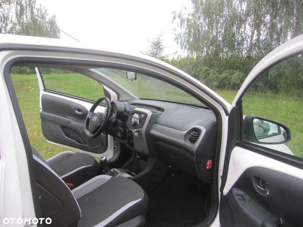 Toyota Aygo x-play club - 10