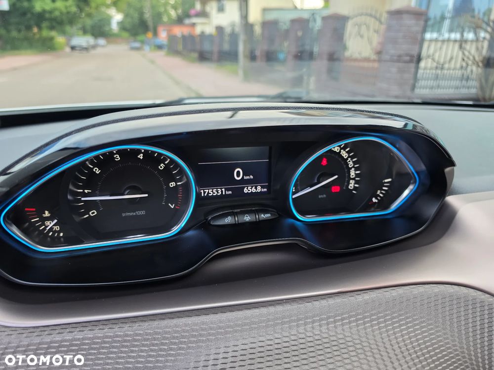 Peugeot 2008 1.6 VTi Allure - 31