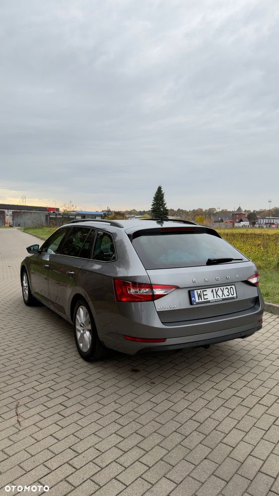 Skoda Superb 1.5 TSI Ambition DSG - 8
