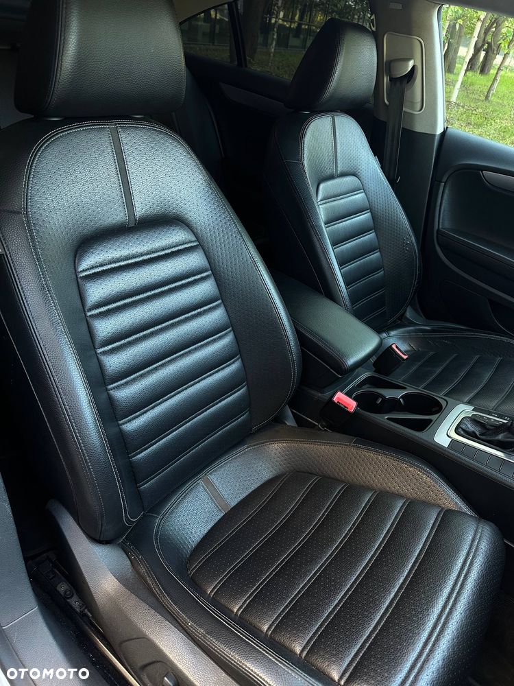Volkswagen Passat CC - 20