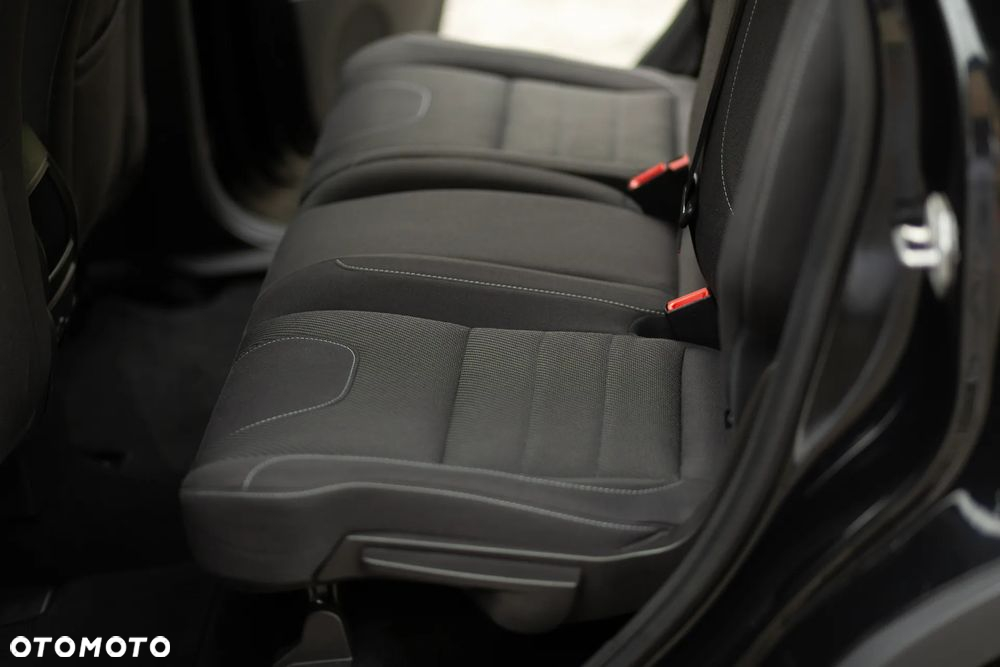 Ford Kuga - 37
