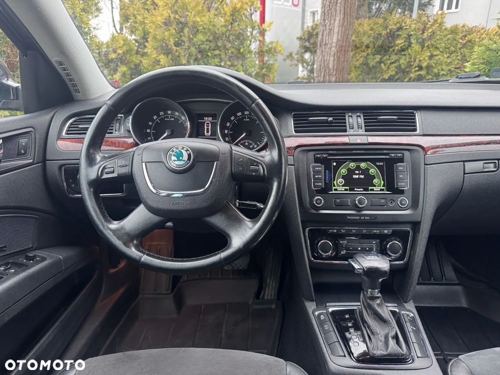 Skoda Superb 2.0 TDI DSG Exclusive - 18
