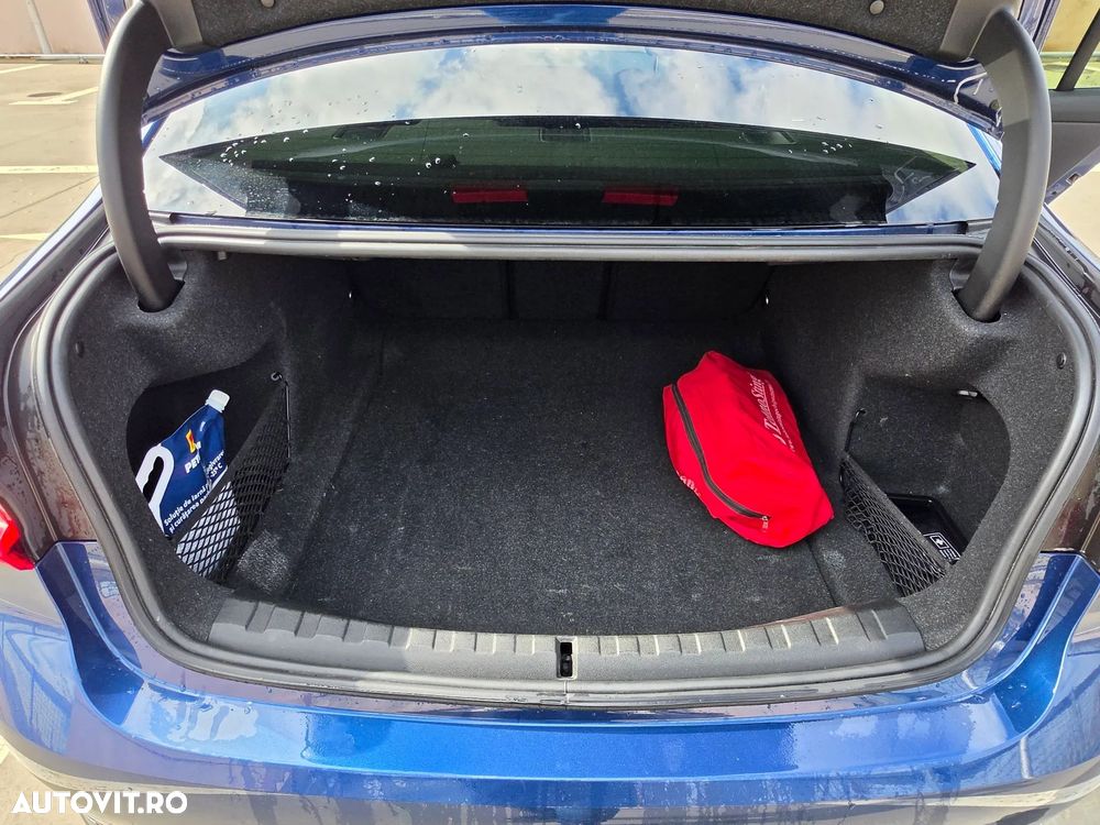 BMW Seria 3 320d xDrive AT MHEV - 12