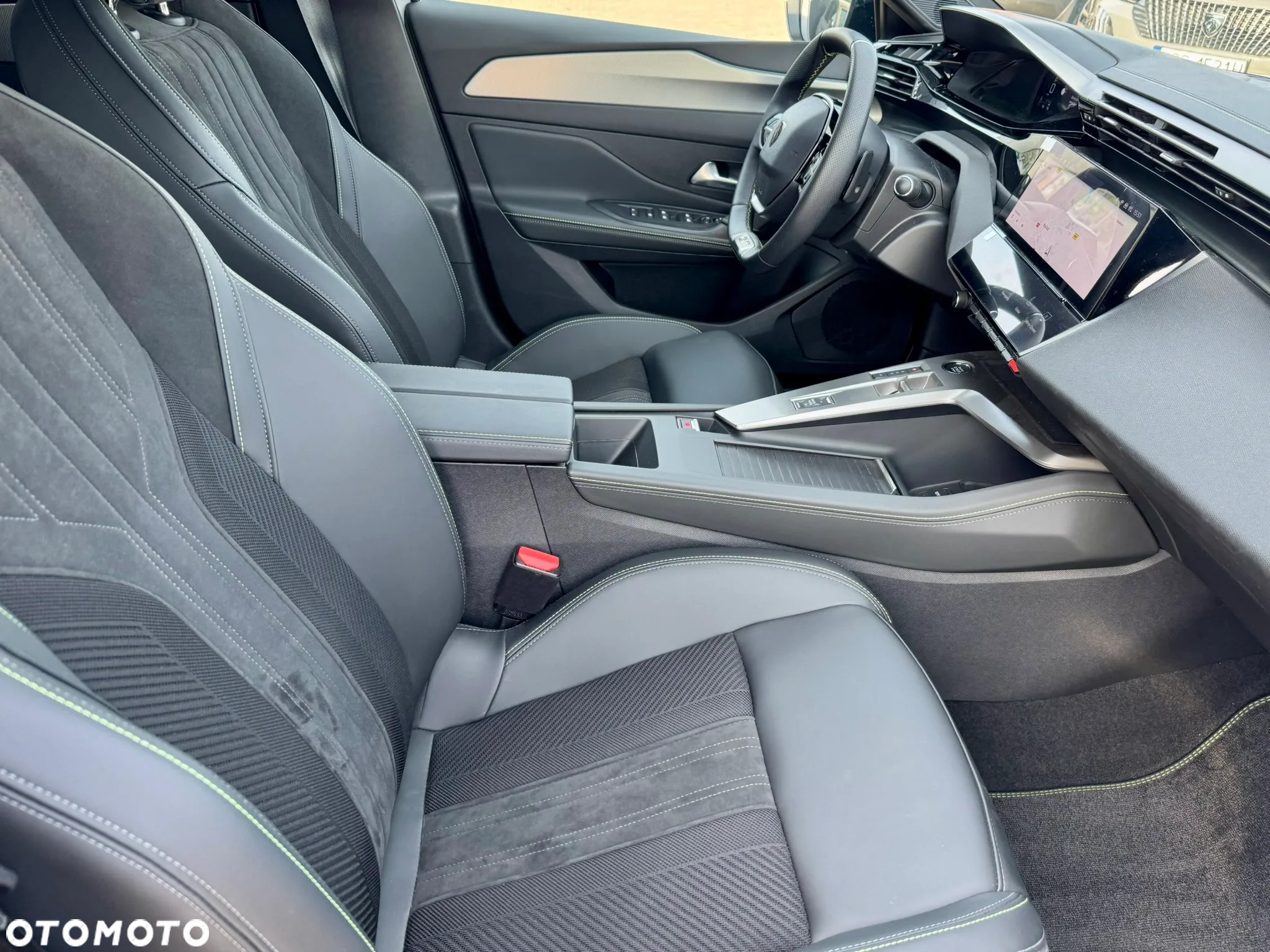 Peugeot 308 1.2 mHEV GT S&S e-DCS6 - 11