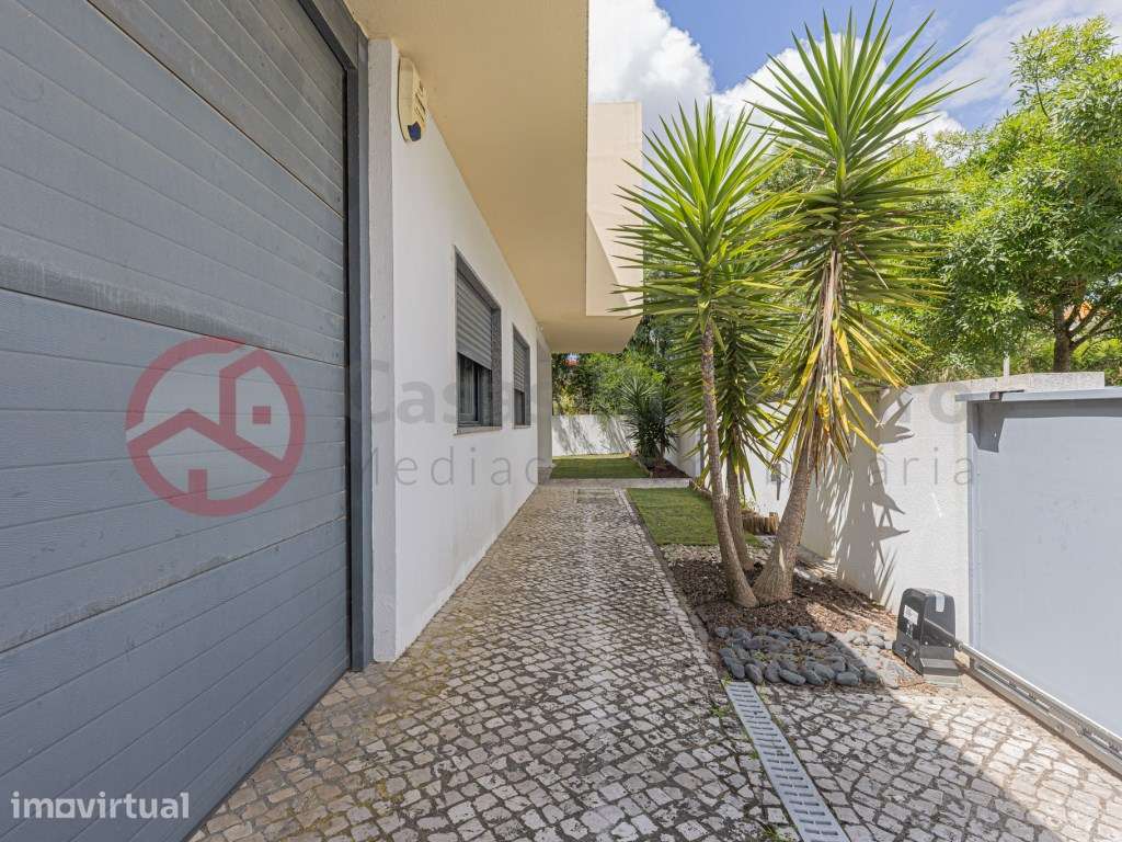 Moradia T4 Isolada, com garagem, Barreiro - Grande imagem: 5/23