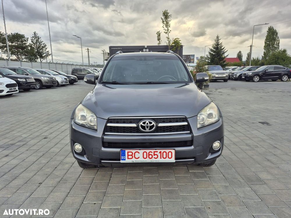 Toyota RAV4 - 8