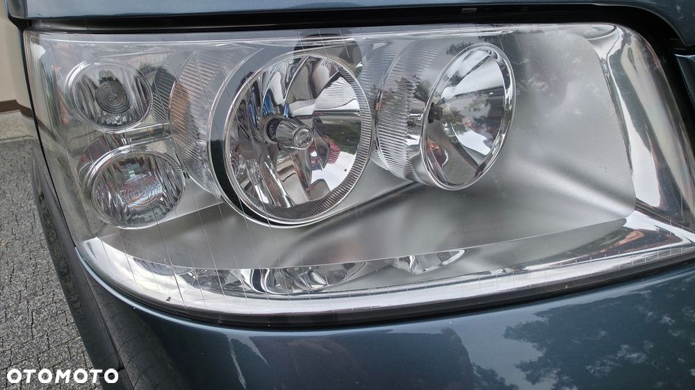 Volkswagen Caravelle - 11