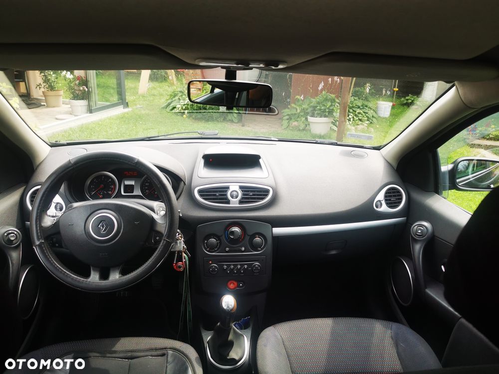 Renault Clio - 8