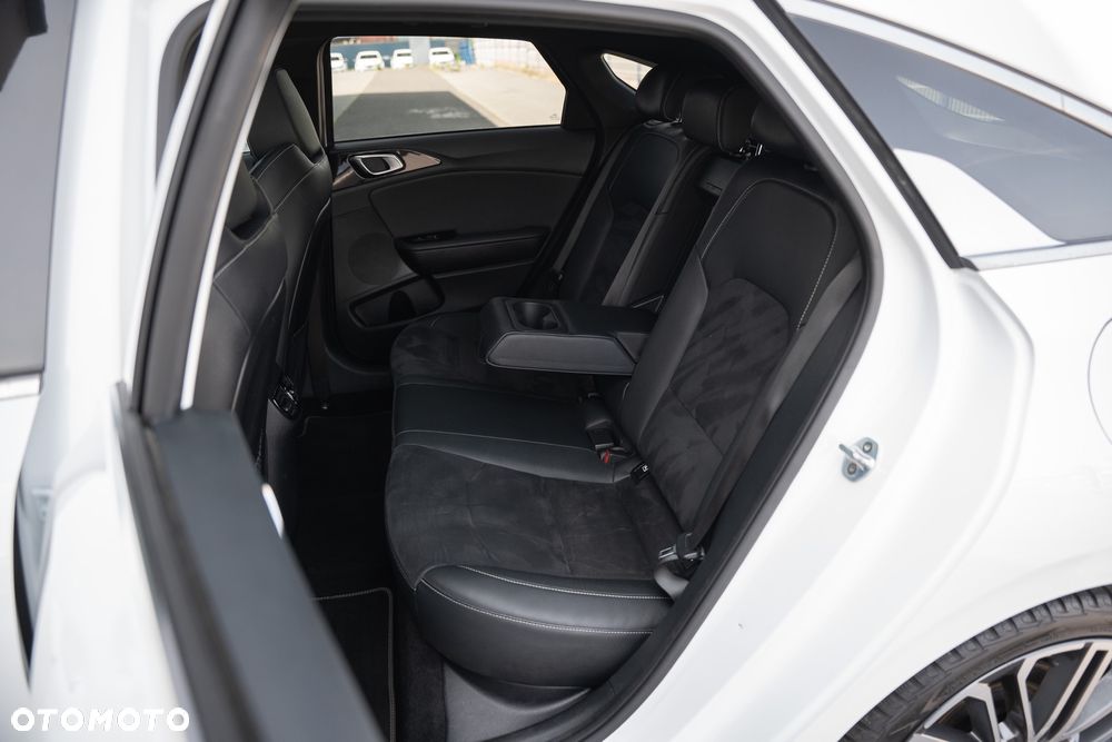 Kia ProCeed 1.4 T-GDI GT Line DCT - 32