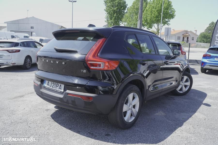 Volvo XC 40 1.5 T2 Momentum Core - 3