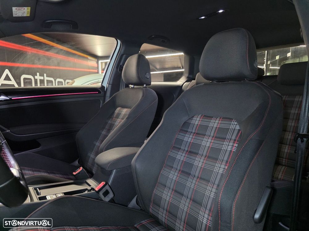 VW Golf 2.0 TSi GTi DSG - 14