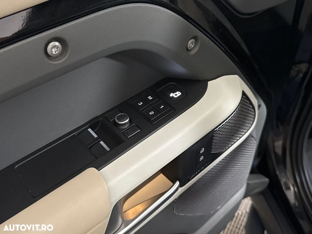 Land Rover Defender - 15