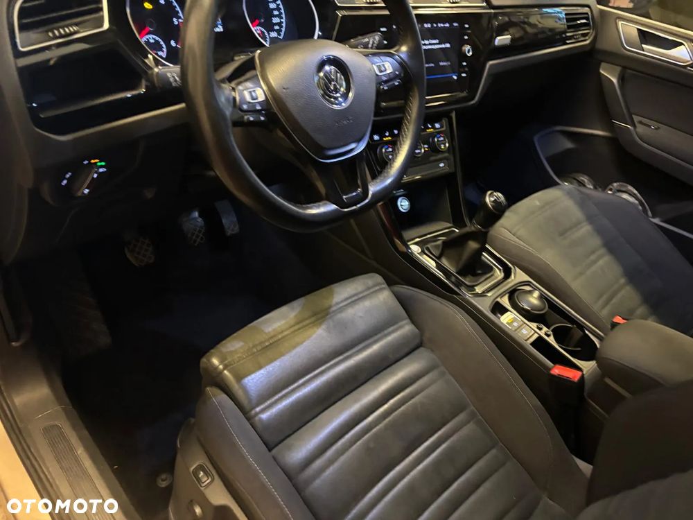 Volkswagen Touran 2.0 TDI BMT Highline - 9