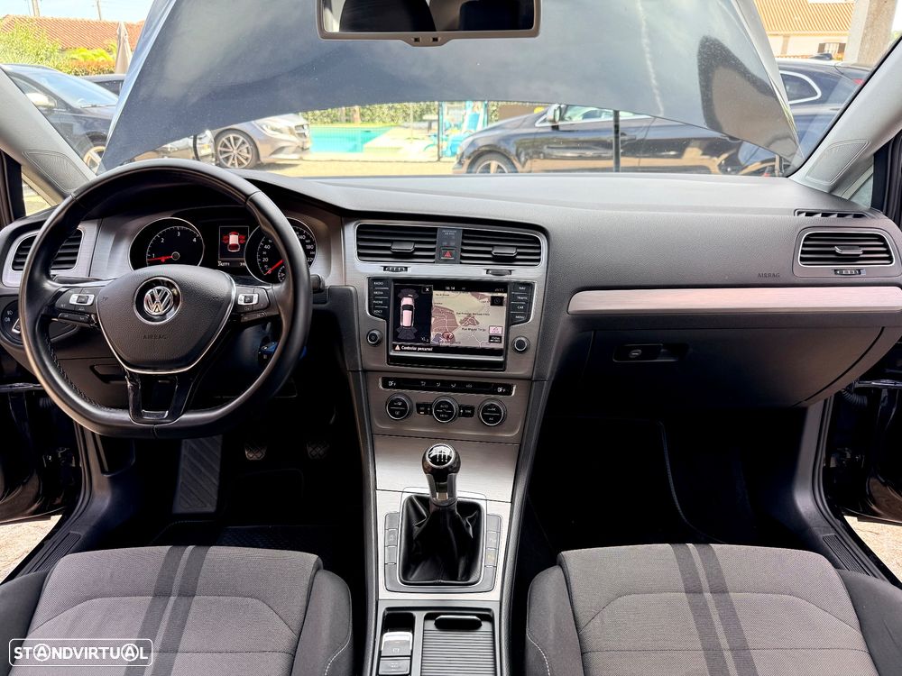 VW Golf - 52