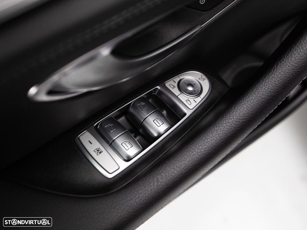 Mercedes-Benz E 300 de 9G-TRONIC AMG Line - 17