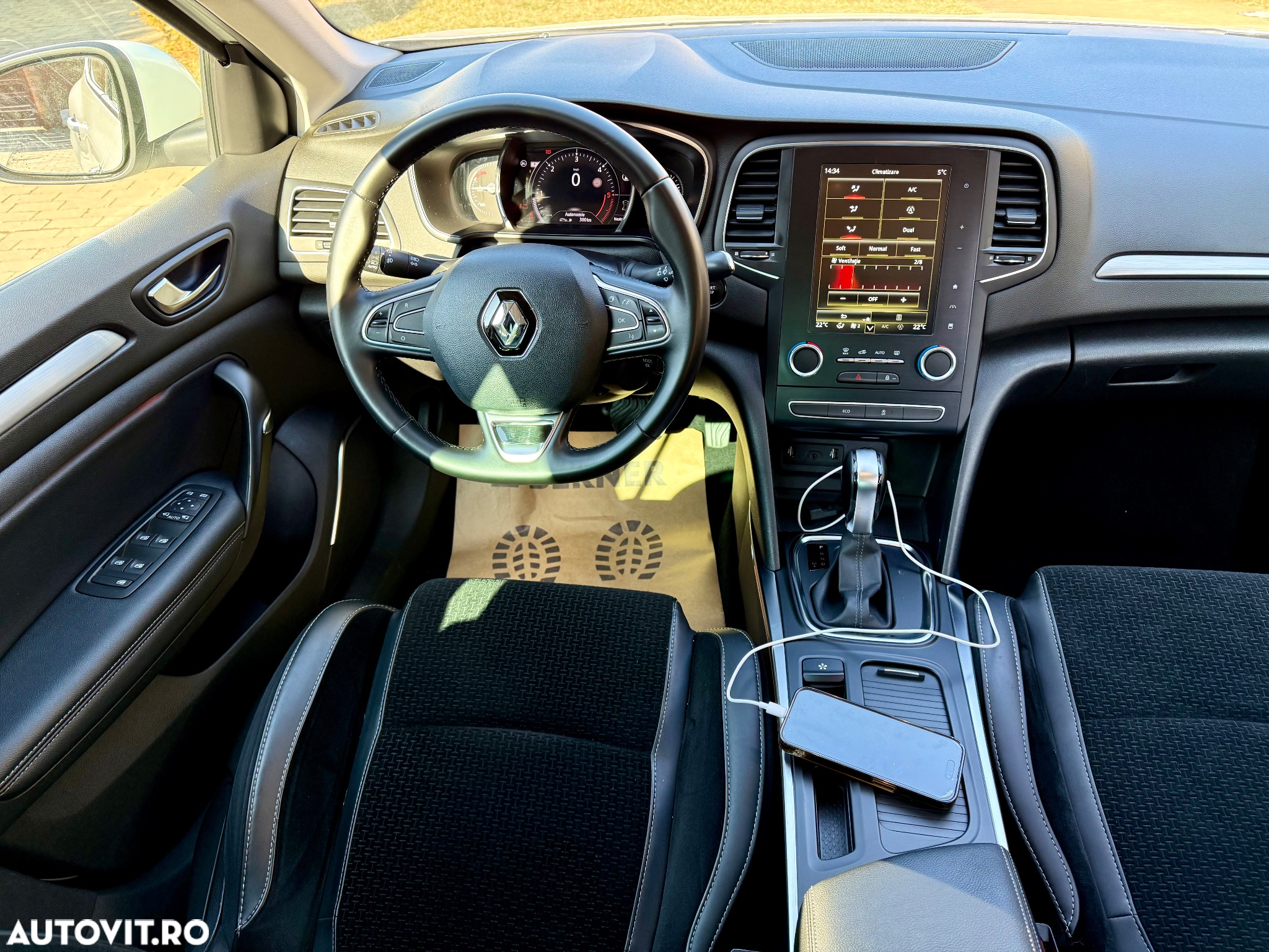 Renault Megane BLUE dCi EDC Intens - 6