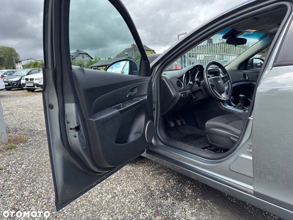 Chevrolet Cruze 1.6 LT+ - 12