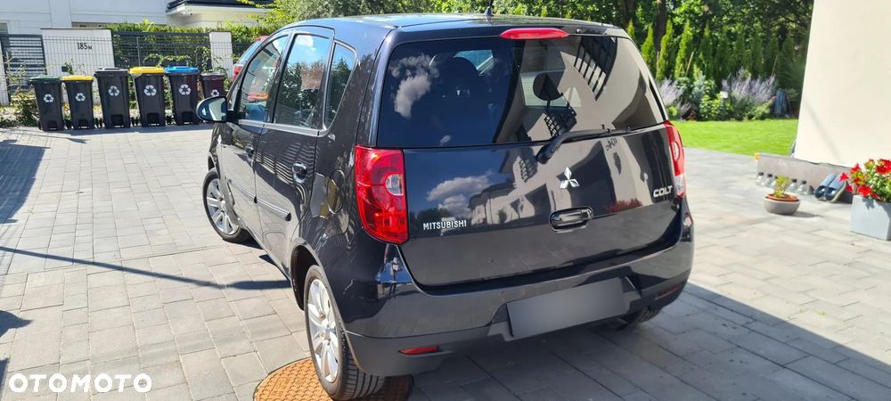 Mitsubishi Colt - 8