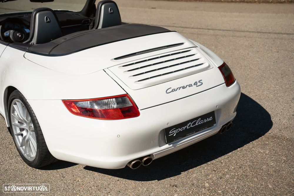 Porsche 911 (997) Carrera 4 S Cabriolet - 17