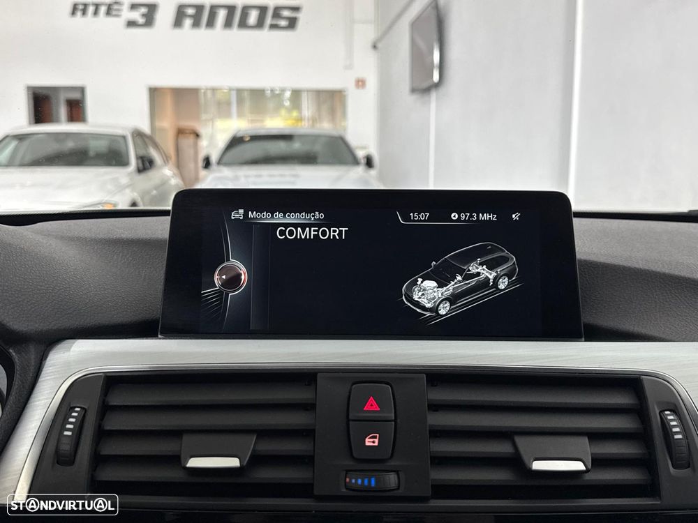 BMW 320 d xDrive Pack M Auto - 37