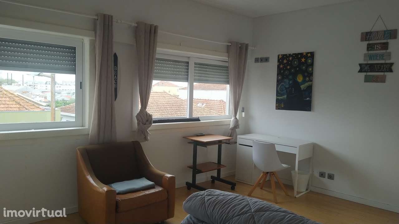 QUARTO indiv. c/ wc privativo e despesas incluídas - Ao METRO H.S.João - Grande imagem: 3/24