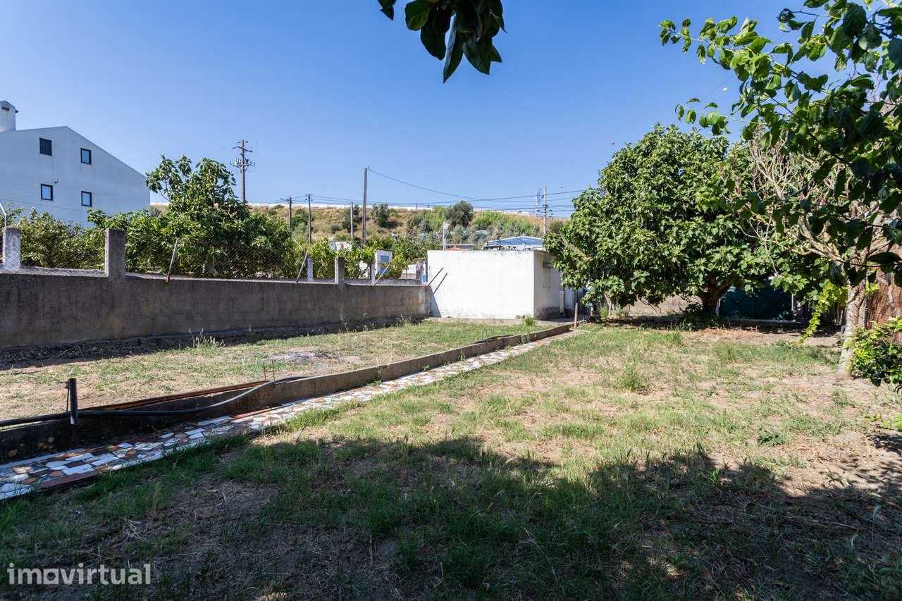 Terreno Urbano com Ótima Localização e Potencial para Construir a Mora - Grande imagem: 5/24