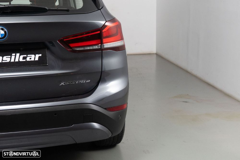 BMW X1 25 e xDrive Corporate Edition - 17