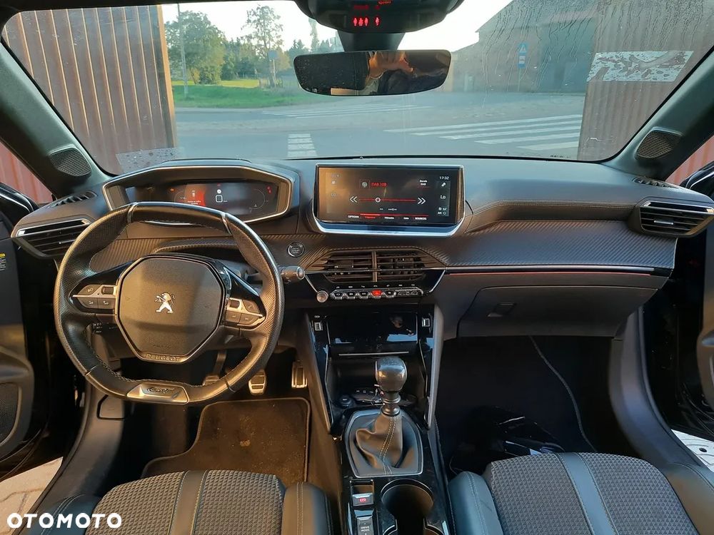 Peugeot 208 PureTech 100 GT - 26