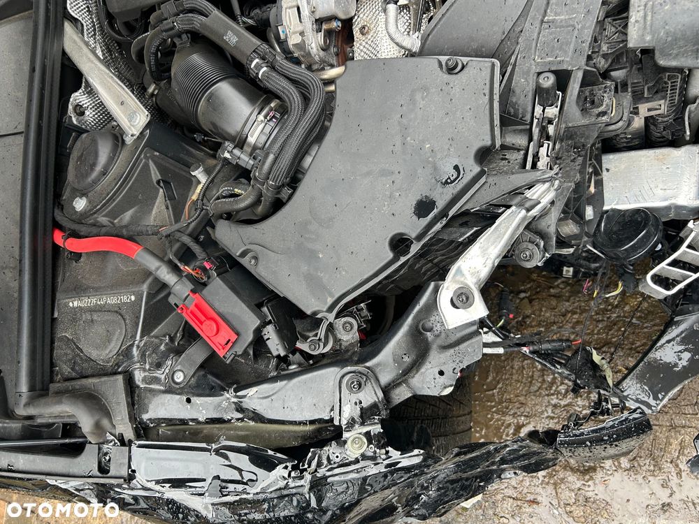 Audi A4 Avant 40 TDI quattro S tronic S line - 28