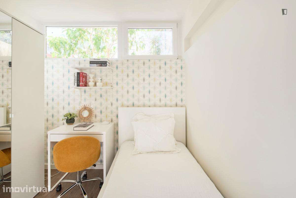 Quarto - localizado em Roma-Areeiro Lisbon - Grande imagem: 5/33