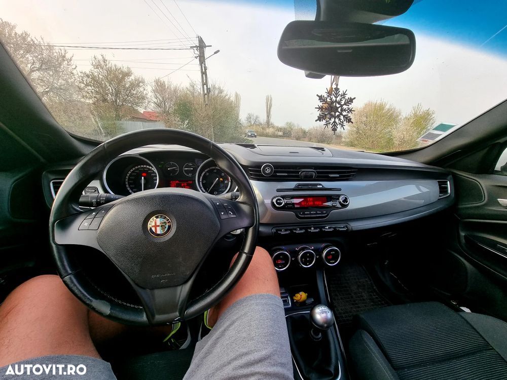 Alfa Romeo Giulietta 2.0 JTDM 16V - 8