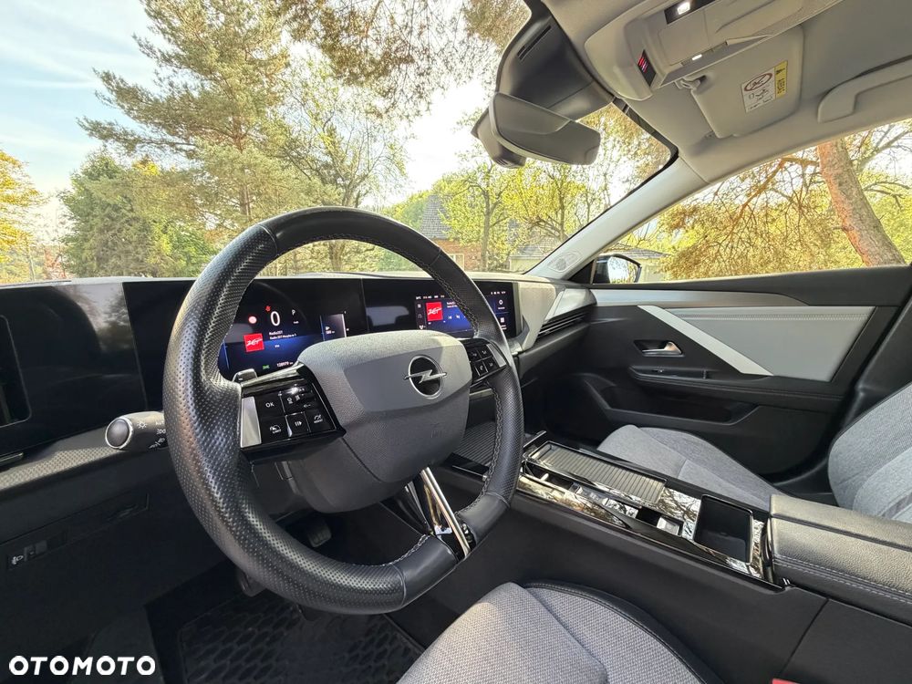 Opel Astra 1.2 T Elegance S&S - 18