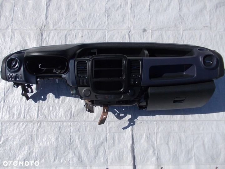 VIVARO 1,6 deska rozdzielcza konsola