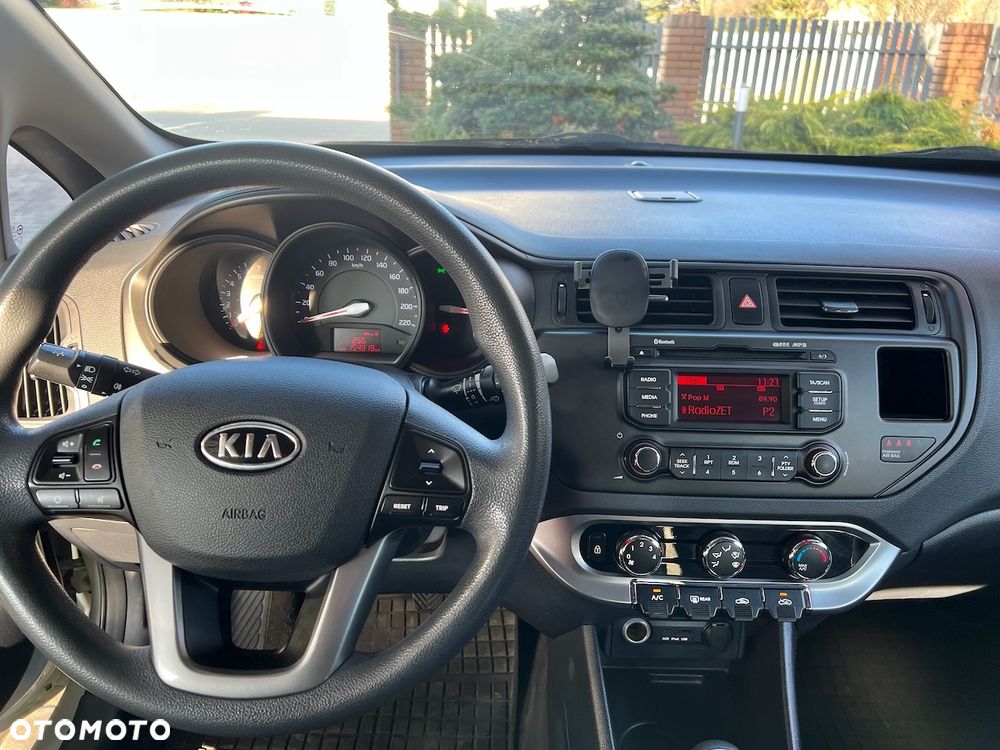 Kia Rio 1.4 L - 9