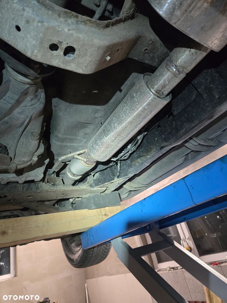 Nissan Pathfinder - 22