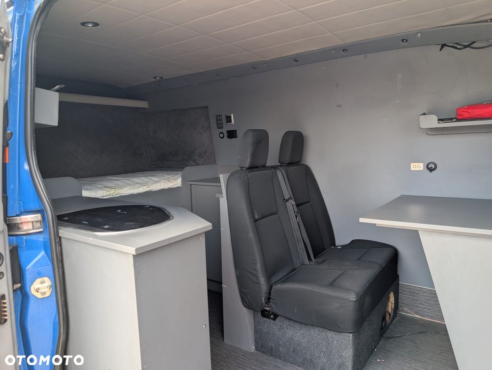 Mercedes-Benz Sprinter - 9