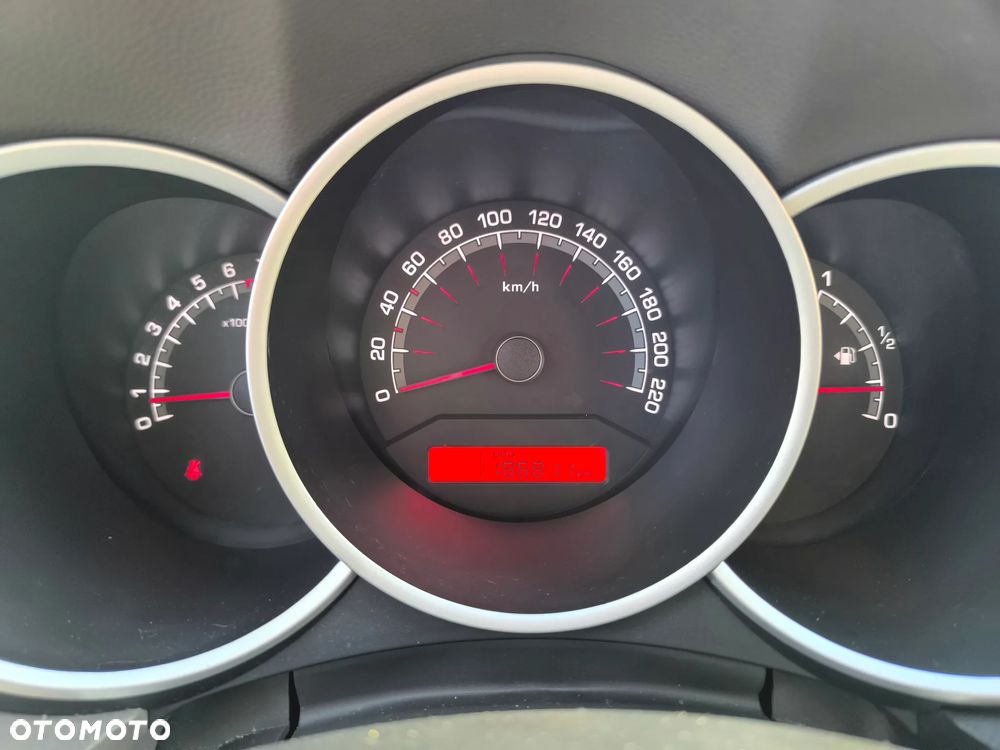 Kia Venga 1.4 M - 13