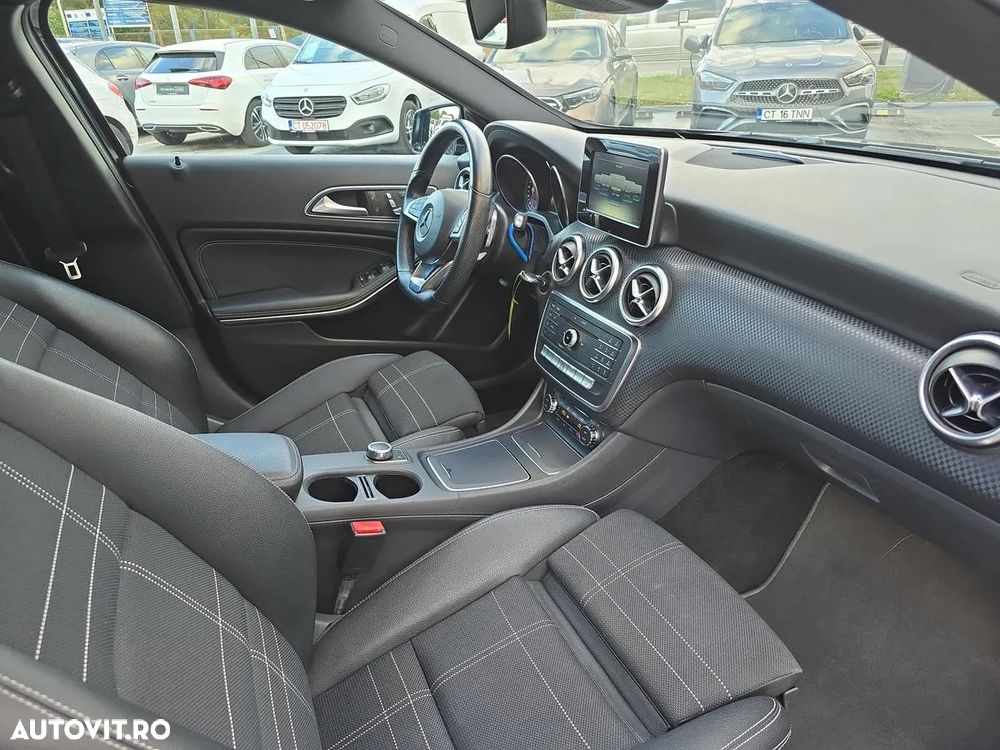 Mercedes-Benz A - 12