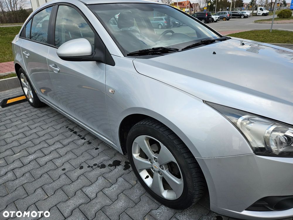 Chevrolet Cruze 1.8 LT - 12