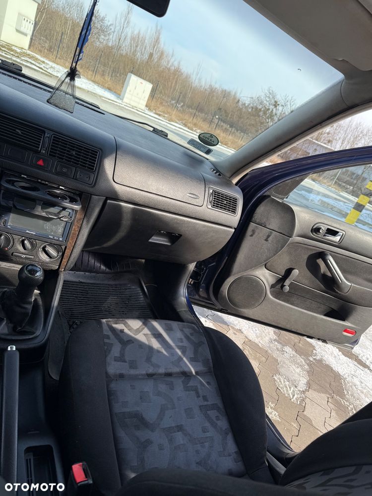Volkswagen Golf - 31