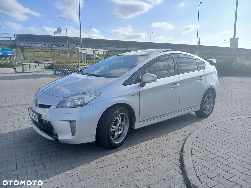 Toyota Prius (Hybrid) Executive - 1