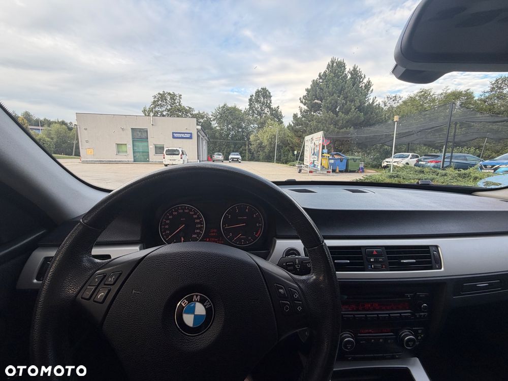 BMW Seria 3 318i Edition Exclusive - 19