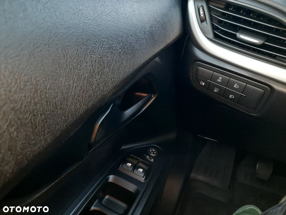 Fiat Tipo 1.4 T-Jet 16v Street - 11